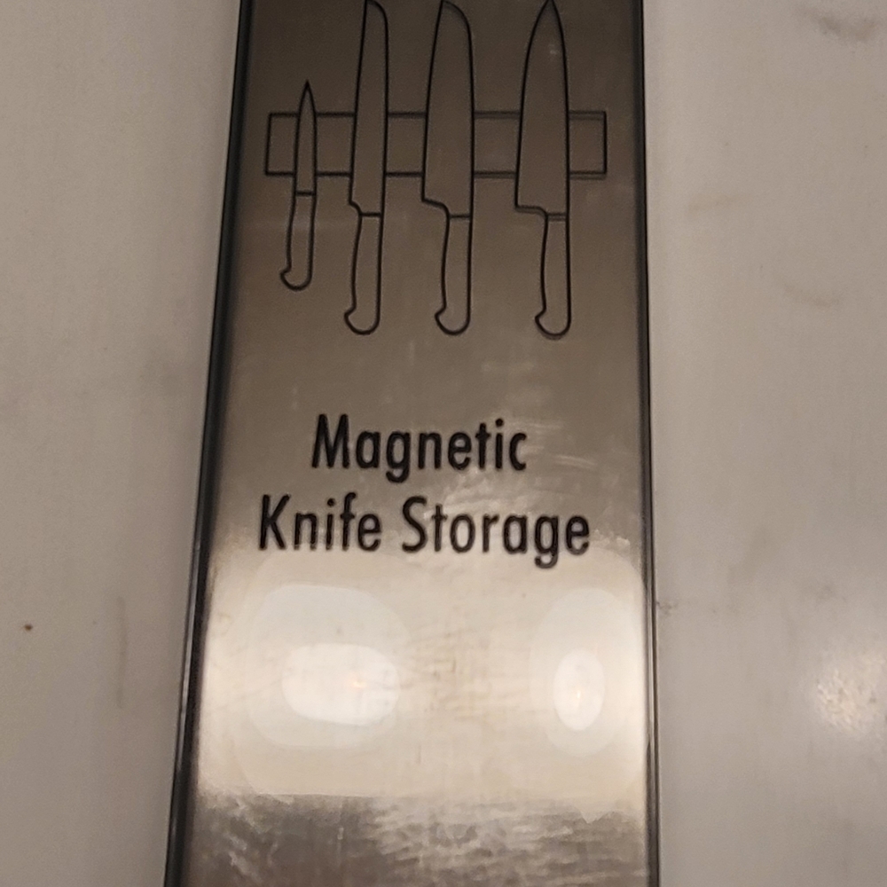 17.75" Zwilling Magnetic Knife Strip